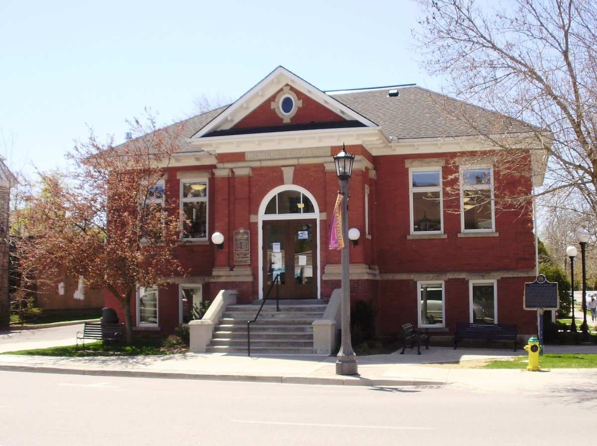 Victoria Park East golf Club front exterior building